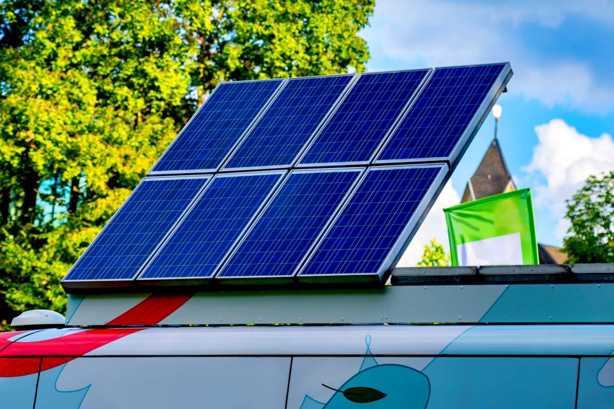 découvrez comment choisir et installer un panneau solaire pour votre camping-car, afin de profiter d'une autonomie énergétique lors de vos voyages. économisez sur vos frais de camping et explorez la nature en toute liberté avec notre guide complet sur les panneaux solaires pour camping-cars.