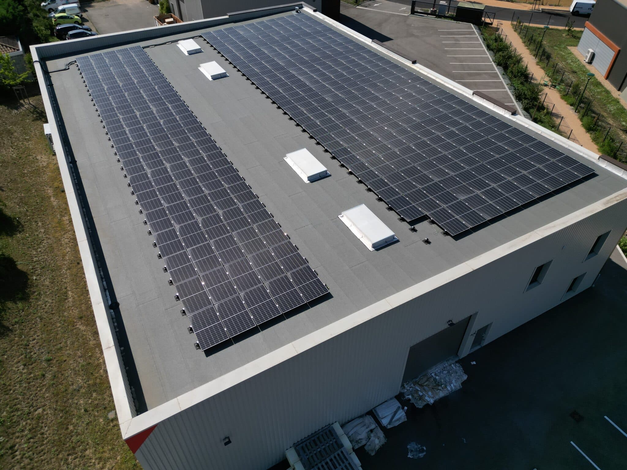 découvrez les avantages des panneaux solaires professionnels pour une énergie renouvelable efficace et durable. optimisez vos économies d'énergie tout en contribuant à la protection de l'environnement grâce à des solutions photovoltaïques adaptées à vos besoins.