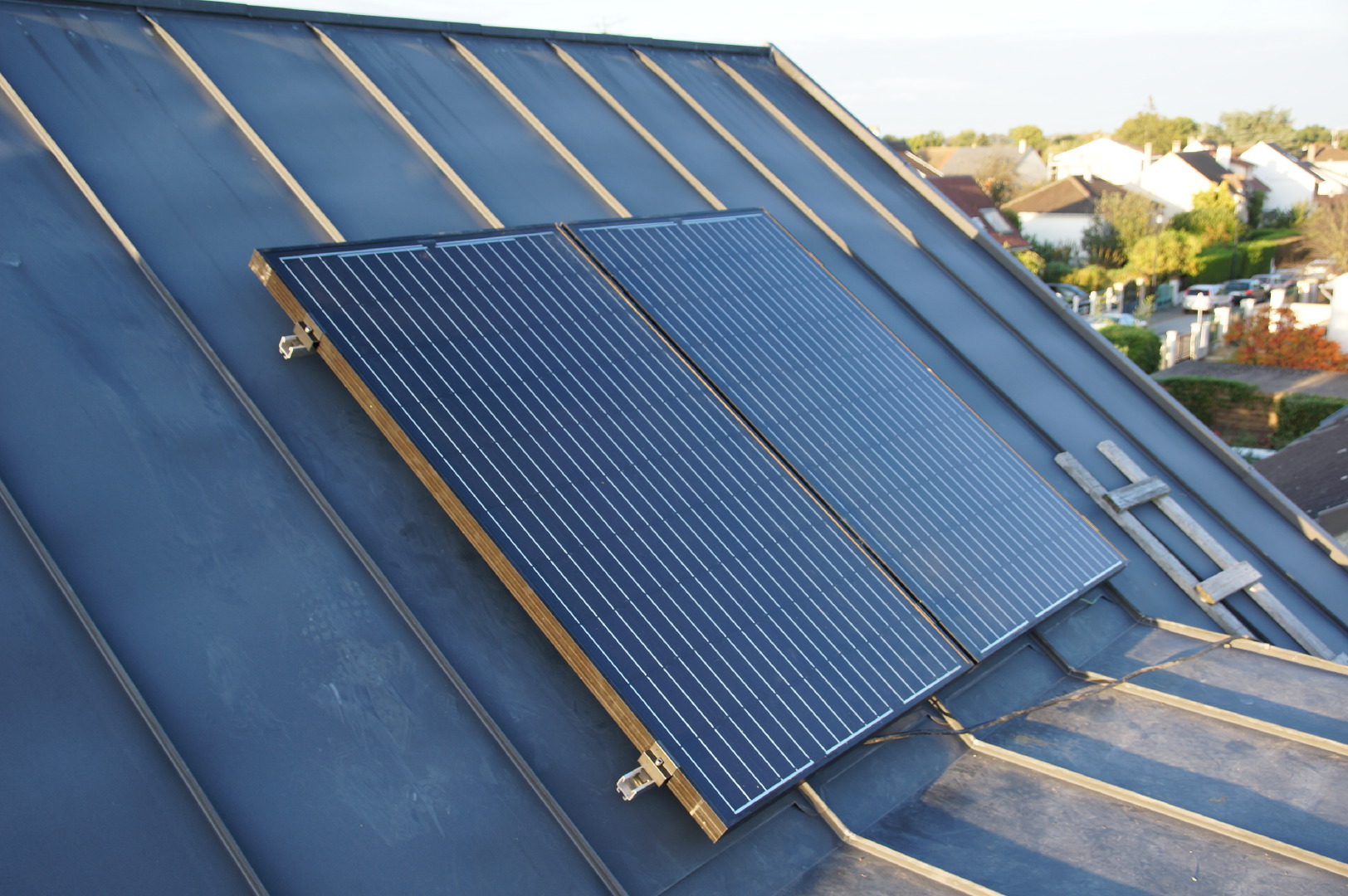 panneau-solaire-zinc-4 panneau solaire sur toit en zinc