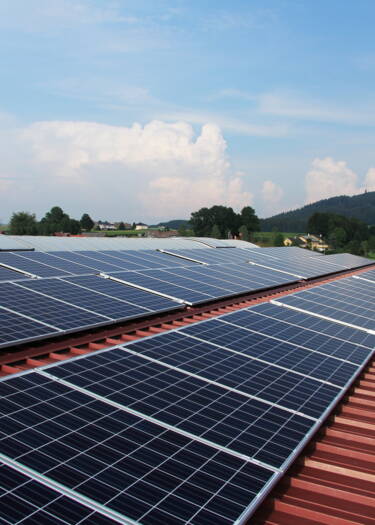 découvrez les avantages des panneaux photovoltaïques français, une solution écologique et économique pour produire votre propre électricité. optimisez votre consommation d'énergie tout en contribuant à la transition énergétique en france.