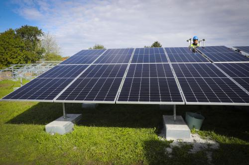 panneaux-solaires-a-saint-lys-1 Installation de panneaux solaires photovoltaïques à Saint Lys : valorisez votre surplus avec EDF OA