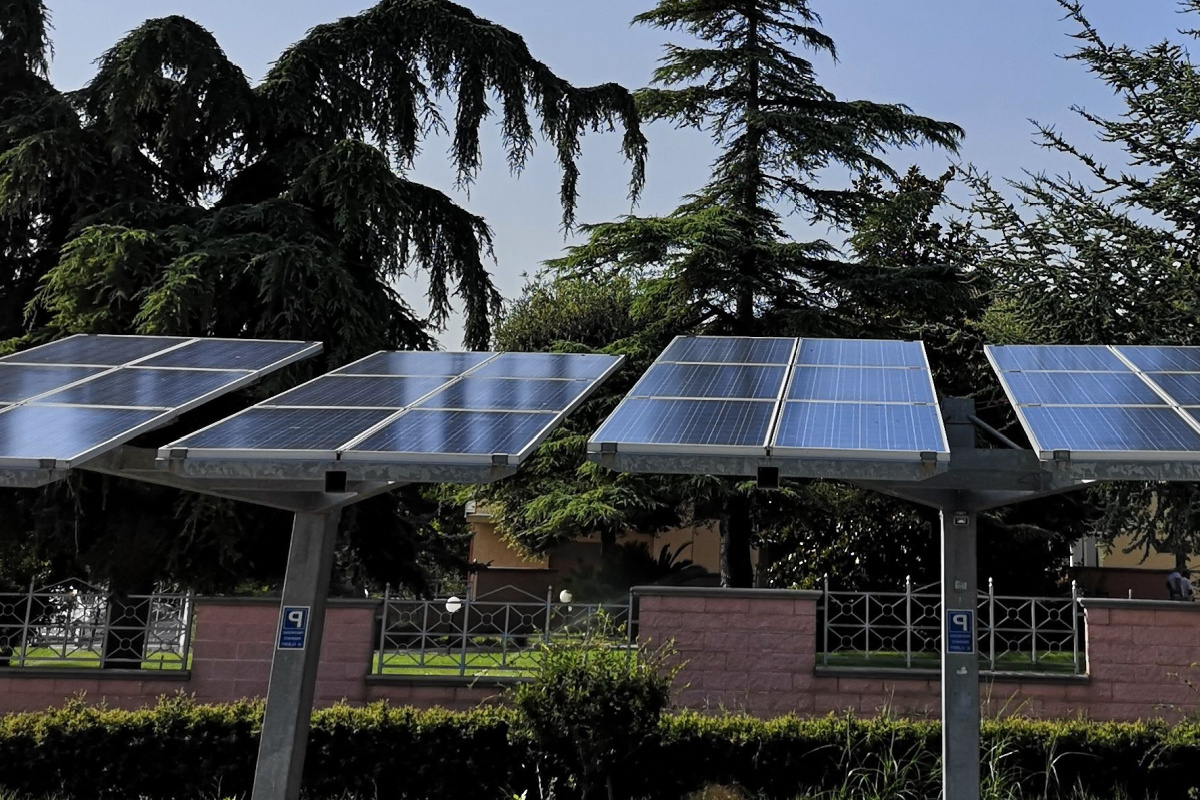 panneaux-solaires-abri-jardin-13 Installer des panneaux solaires sur votre abri de jardin : un choix écologique et économique