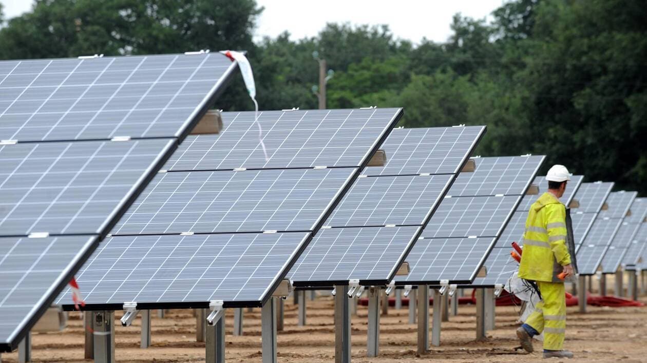 découvrez les solutions de panneaux solaires en aquitaine pour produire votre propre énergie verte. optimisez votre consommation et contribuez à la transition énergétique avec des installations adaptées à votre habitat.