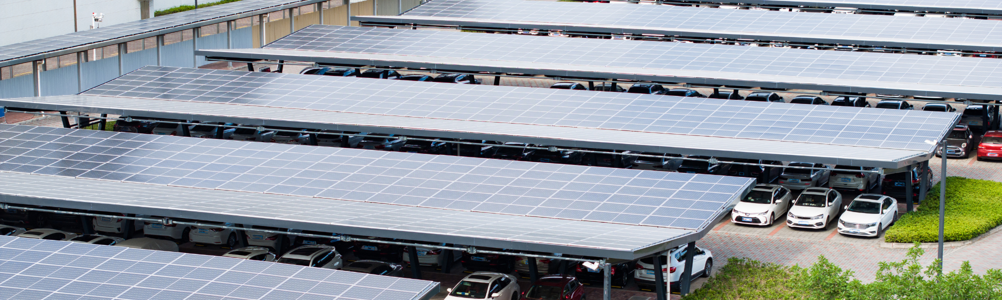 panneaux-solaires-attractifs La photo de panneaux solaires photovoltaïques : une clé pour attirer de nouveaux clients