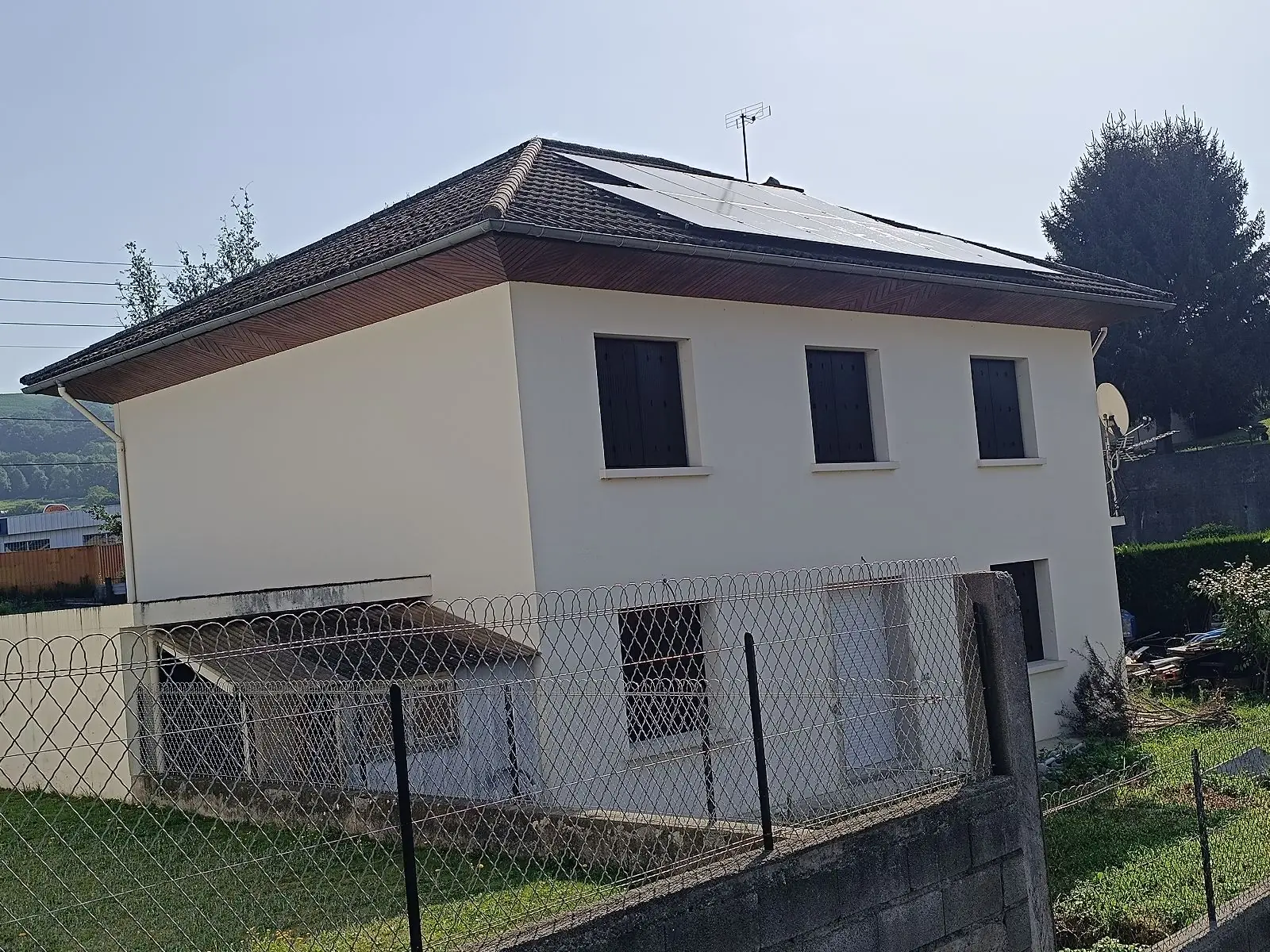 panneaux-solaires-aureilhan-1 Installation de panneaux solaires photovoltaïques à Aureilhan : notre avis