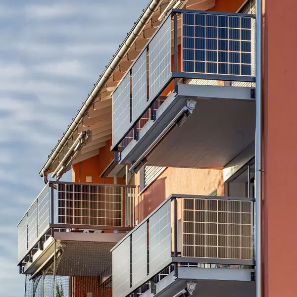 panneaux-solaires-balcon-1 panneaux solaires sur balcon