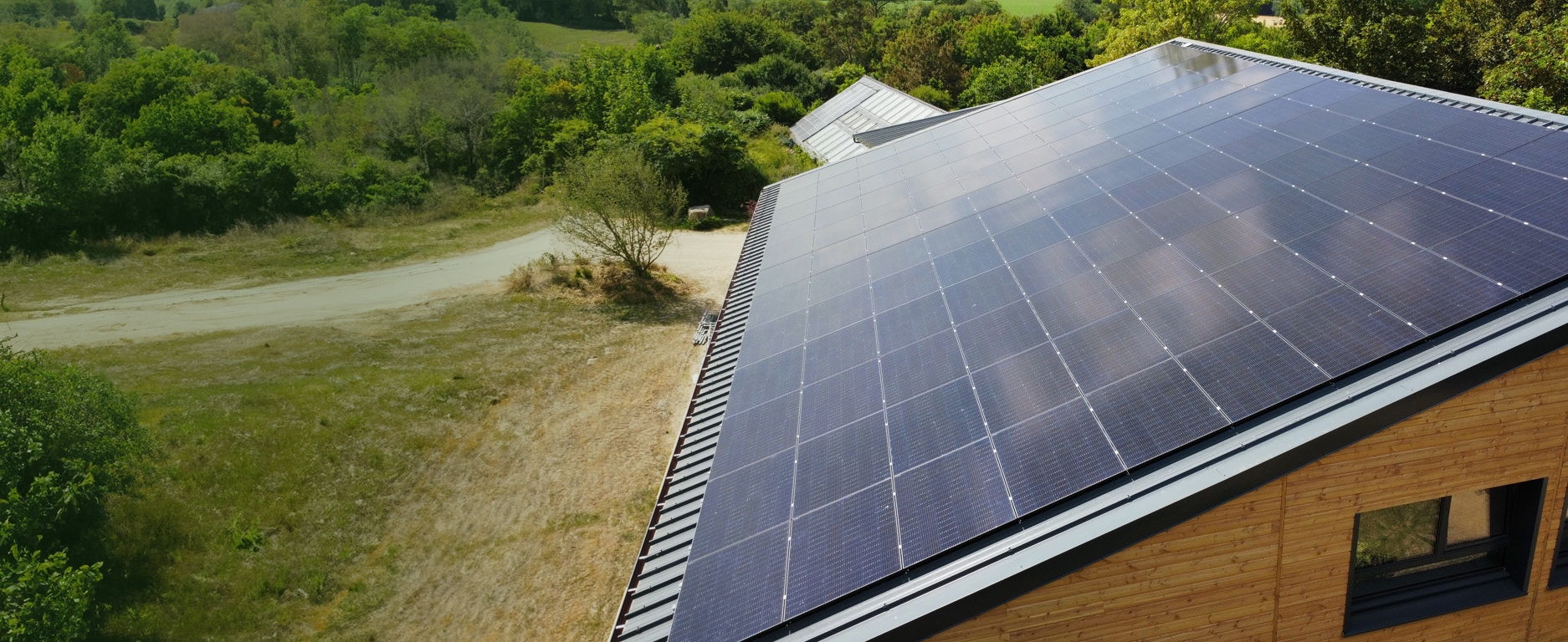 découvrez les avantages des panneaux solaires en bretagne : une solution écologique pour produire votre propre énergie, réduire vos factures et contribuer à la transition énergétique. informez-vous sur les différentes options disponibles et les aides financières pour votre projet.