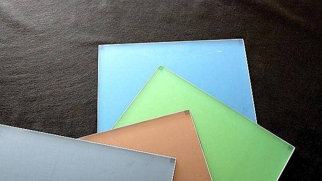 panneaux-solaires-colores-2 Découvrez les panneaux solaires photovoltaïques en couleur : une nouvelle tendance esthétique