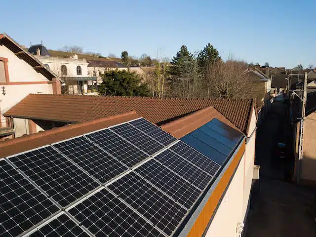 panneaux-solaires-ecologiques Découvrez nos panneaux solaires photovoltaïques : une solution écologique à portée de clic