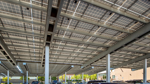 panneaux-solaires-garage panneaux solaires sur toit garage