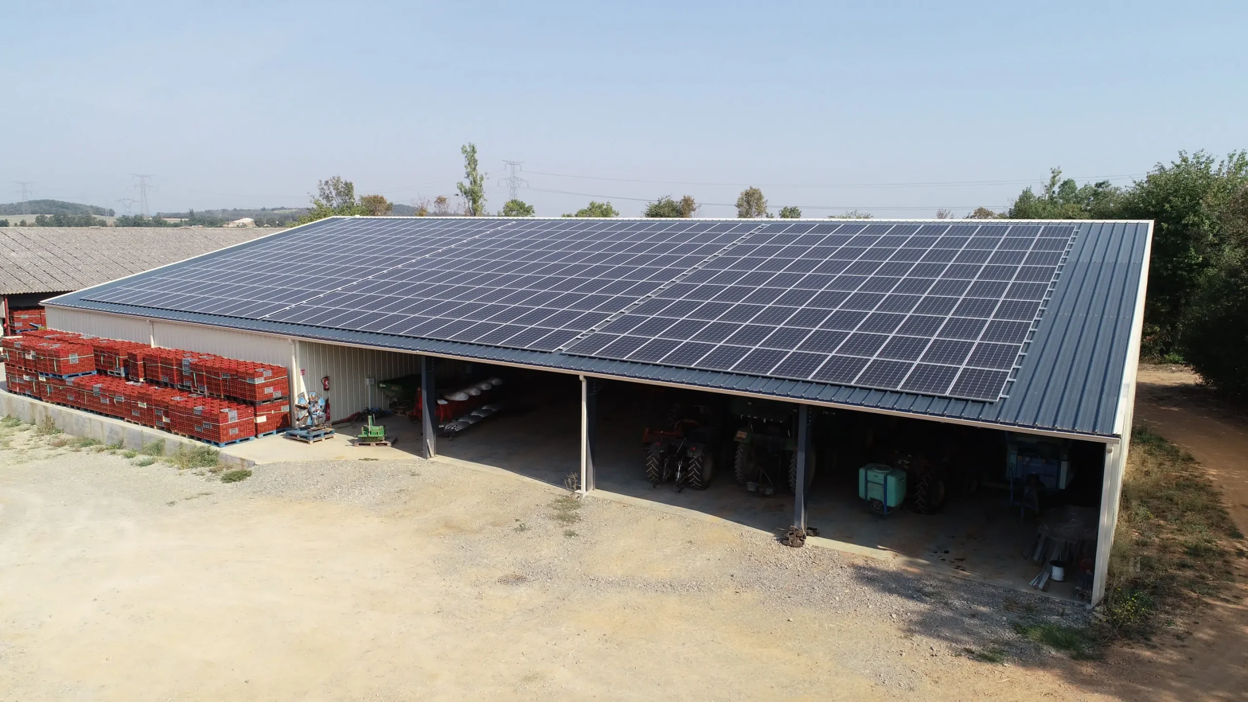 panneaux-solaires-gratuits-agricoles-scaled Profitez des panneaux solaires photovoltaïques gratuits pour vos bâtiments agricoles