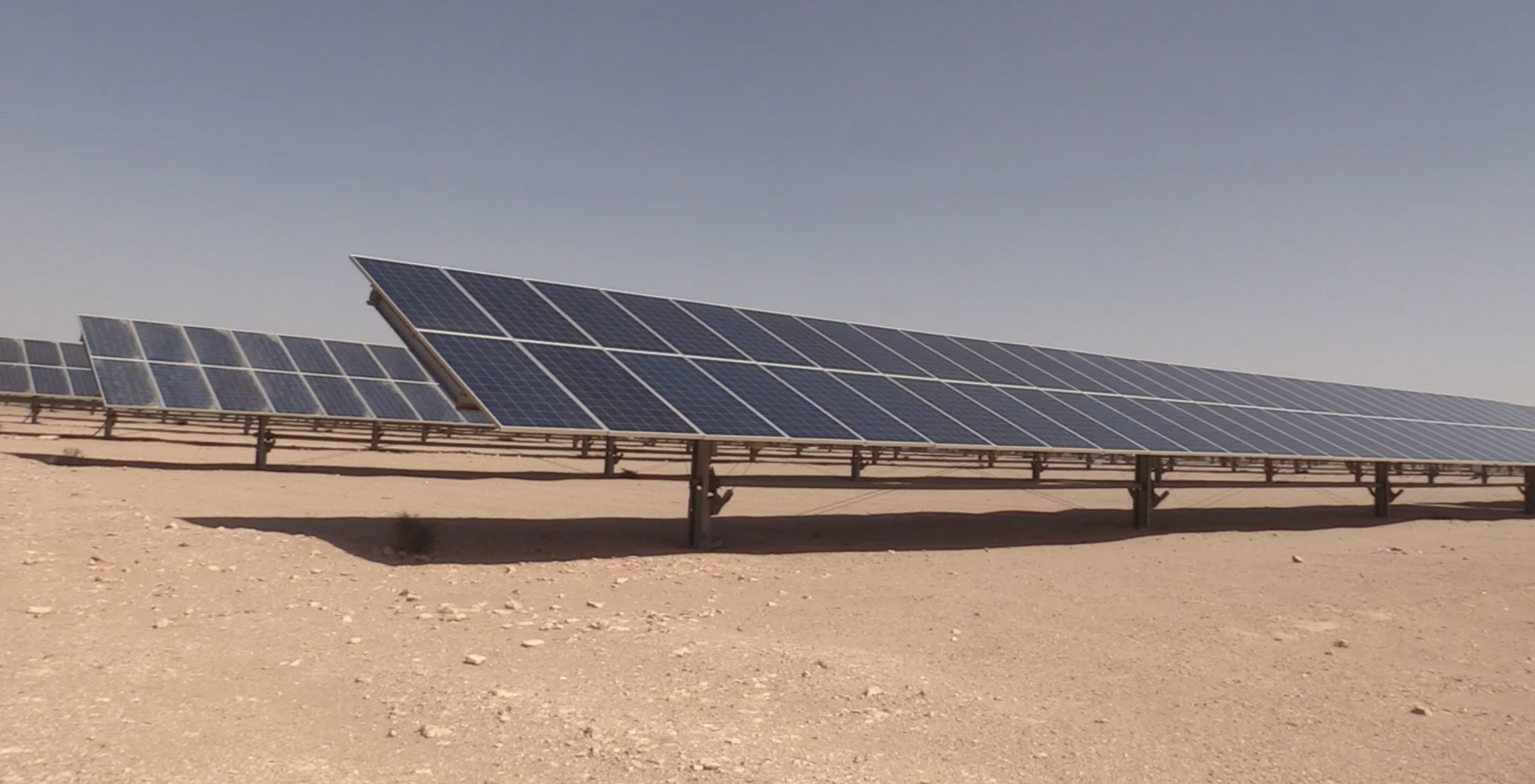 panneaux-solaires-maroc Societe de panneau solaire photovoltaïque au Maroc : enjeux et perspectives