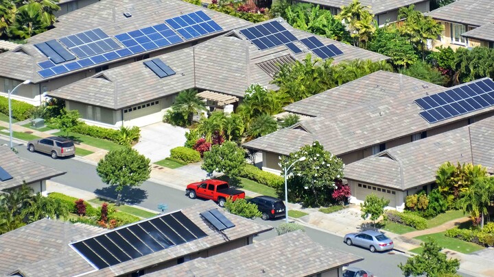 panneaux-solaires-orientables-desert-2 Des panneaux solaires photovoltaïques orientables pour une efficacité maximale dans le désert