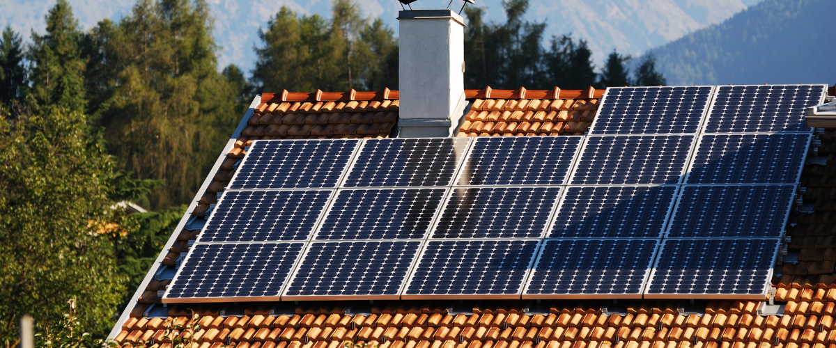 découvrez comment choisir les panneaux solaires adaptés à vos besoins. comparez les différents types, rendements, et prix pour investir judicieusement dans une énergie renouvelable durable et économique.