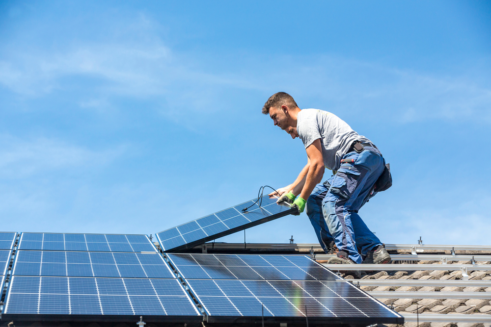 découvrez les avantages des panneaux solaires pour votre toiture : un investissement durable qui réduit vos factures d'électricité et préserve l'environnement. optimisez votre maison avec des solutions énergétiques écologiques et rentables.