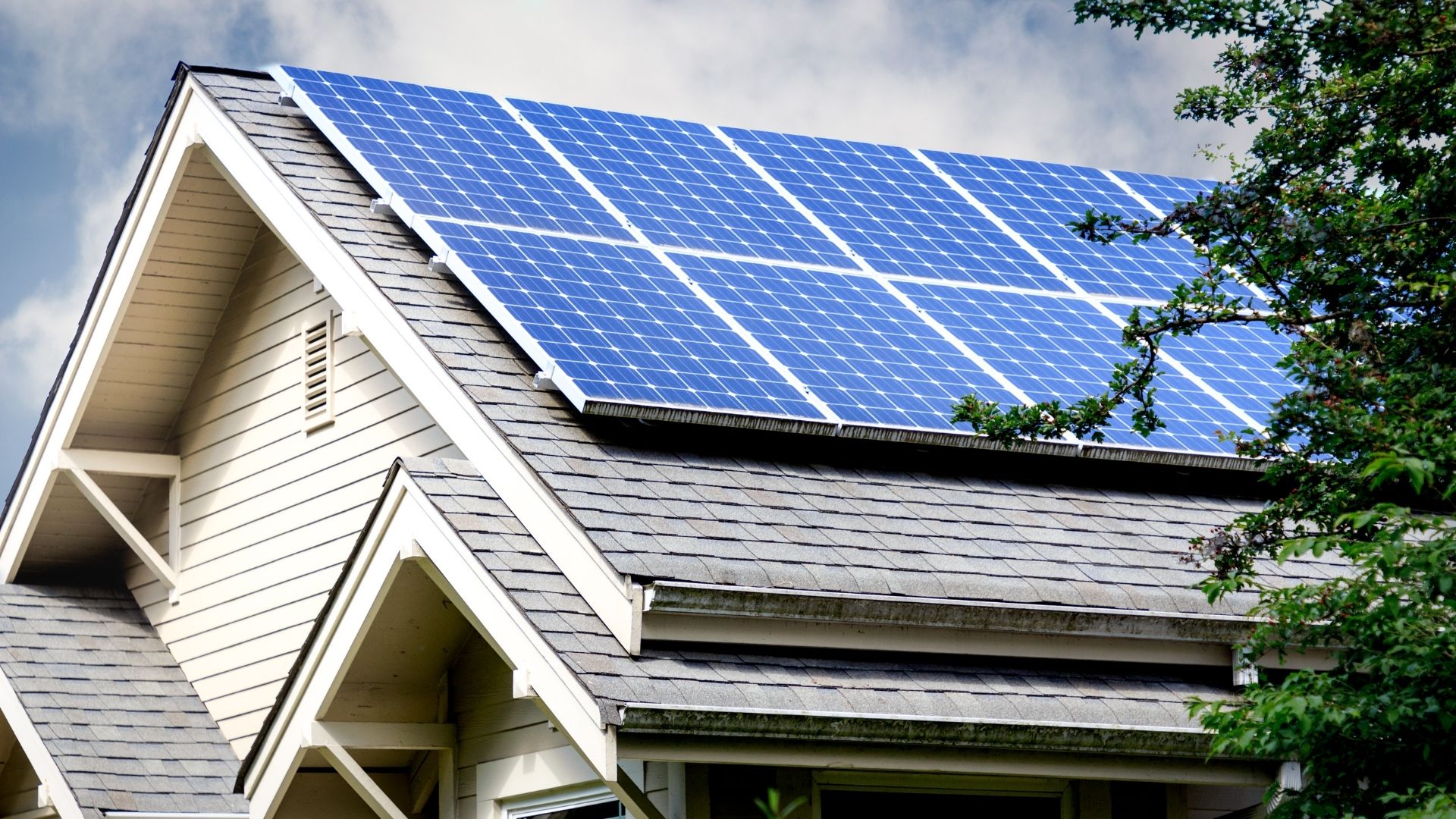 découvrez les principaux inconvénients des panneaux solaires, notamment le coût d'installation, la dépendance aux conditions climatiques et les défis liés au stockage de l'énergie. informez-vous sur les aspects à considérer avant d'investir dans des panneaux solaires.
