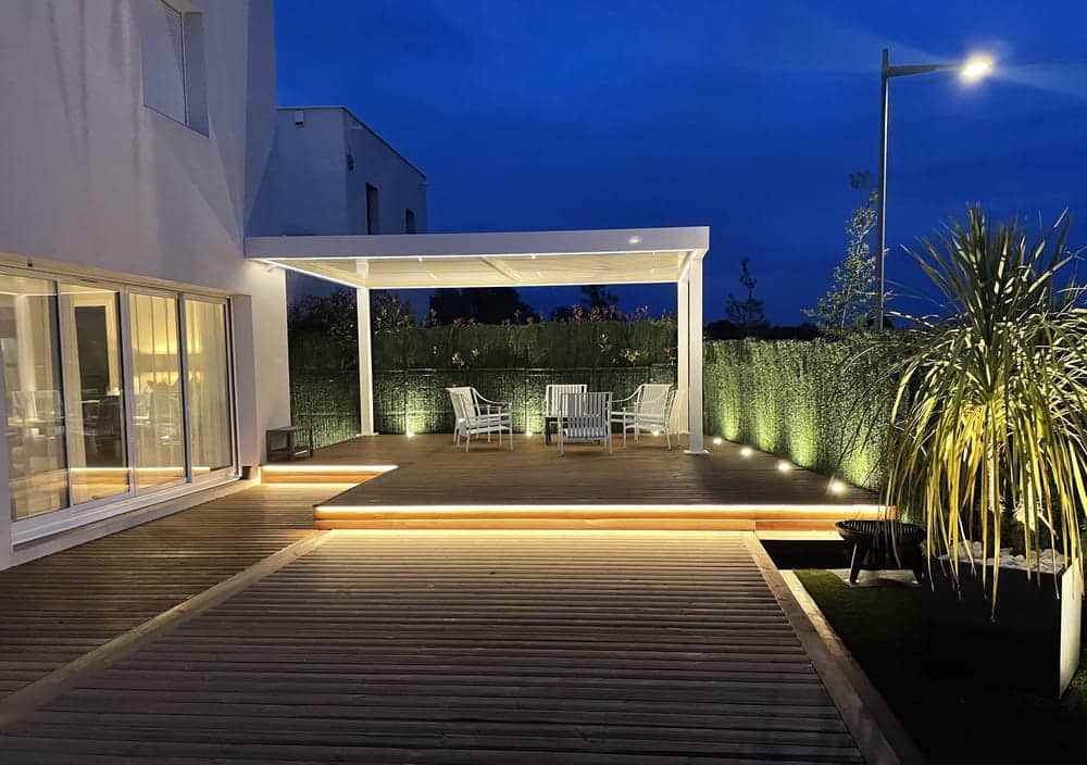 découvrez notre pergola solaire, une solution idéale pour profiter de l'extérieur tout en bénéficiant d'un ombrage efficace et d'une énergie renouvelable. transformez votre jardin en un espace confortable et moderne, alliant esthétisme et fonctionnalité.