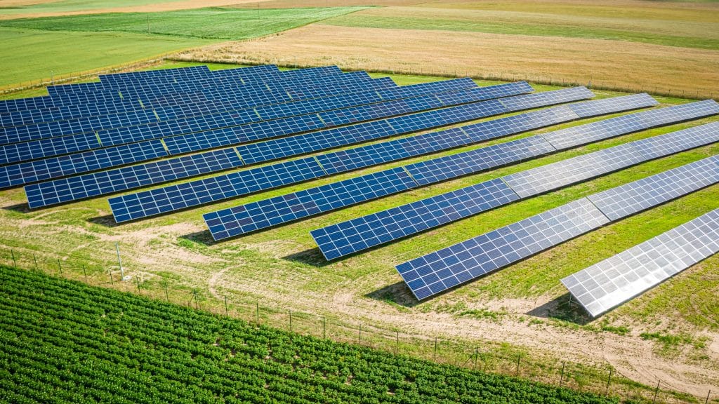 découvrez les avantages des panneaux photovoltaïques pour une énergie renouvelable, économique et respectueuse de l'environnement. transformez la lumière du soleil en électricité et réduisez votre empreinte carbone tout en réalisant des économies sur vos factures d'énergie.
