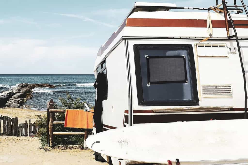 recharger-batterie-voiture-solaire-3 comment recharger batterie voiture avec panneau solaire