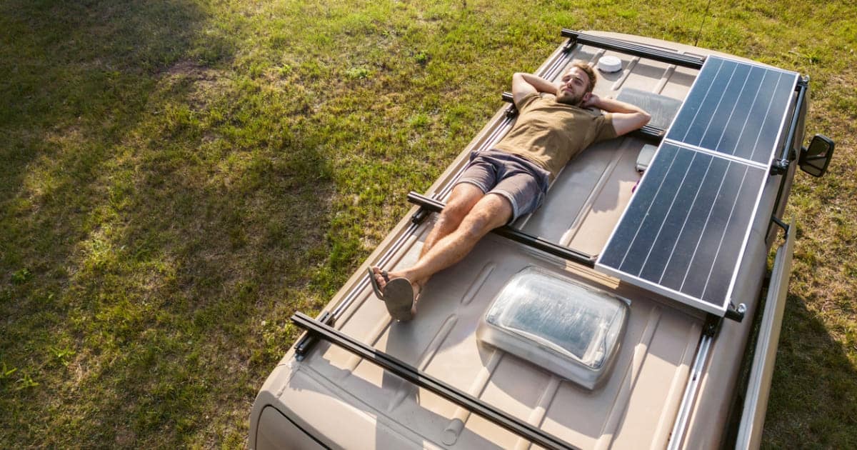 découvrez notre guide sur le schéma des panneaux solaires pour camping-car. apprenez à optimiser votre système solaire pour profiter pleinement de vos aventures en pleine nature tout en restant autonome en énergie.