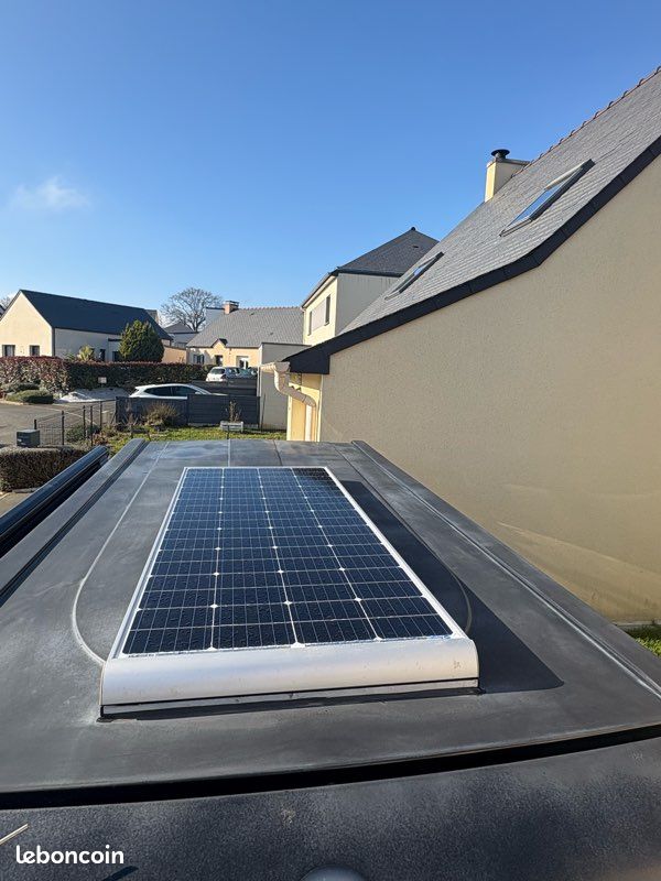 solaires-fourgon-2 panneaux solaires fourgon aménagé