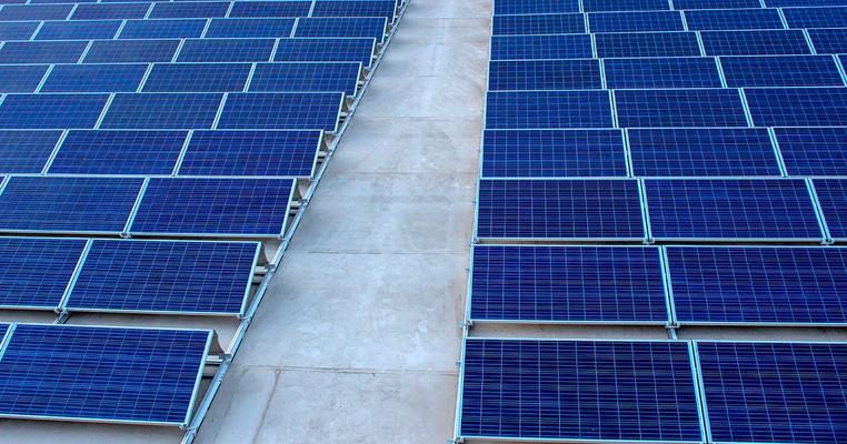 solar-panels-8 panneaux photovoltaiques en anglais