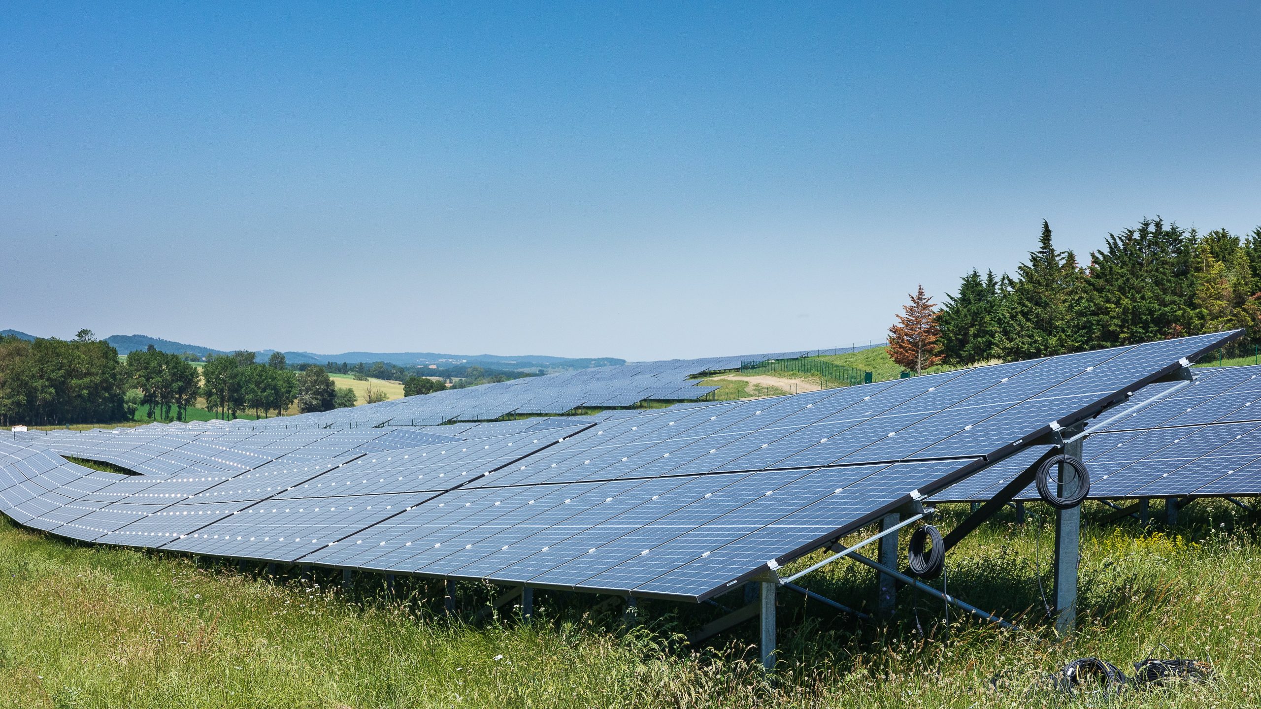 succes-projet-solaire-scaled Comment couronner le succès d'un projet solaire communautaire ?