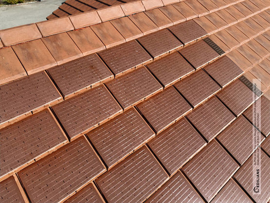 tuiles-photovoltaiques-2 Tuiles photovoltaïques : une solution esthétique et durable pour votre maison