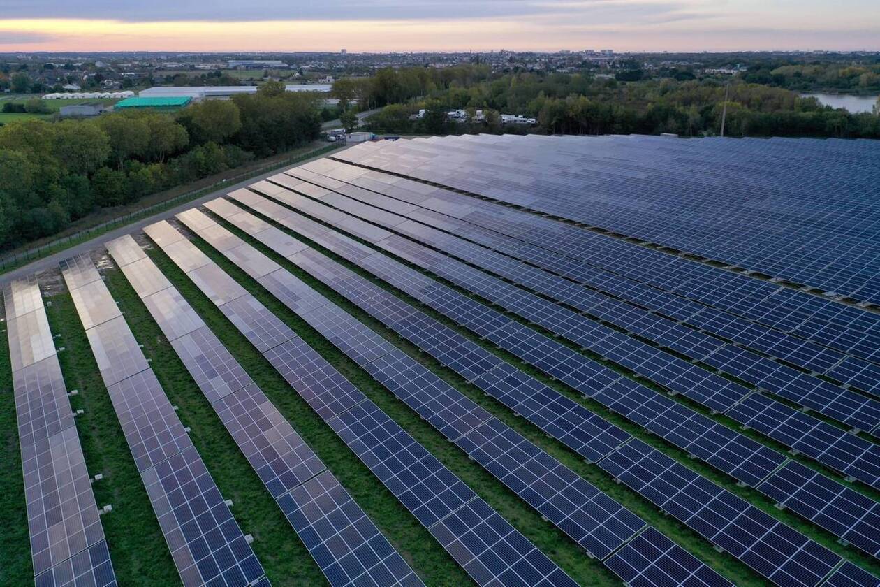 vente-surplus-edf-panneaux-solaires Panneaux solaires photovoltaïques : comment vendre son surplus à EDF