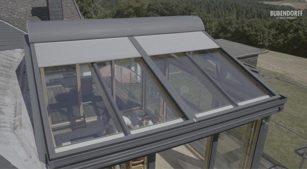 découvrez les avantages d'une véranda solaire, un espace lumineux et écoénergétique qui transforme votre maison en un véritable havre de paix tout en réduisant votre empreinte carbone.