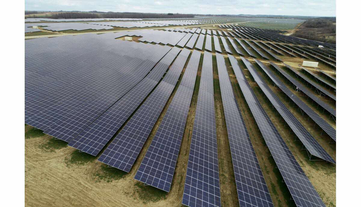 vol-panneaux-solaires-1 vol panneau solaire au sol