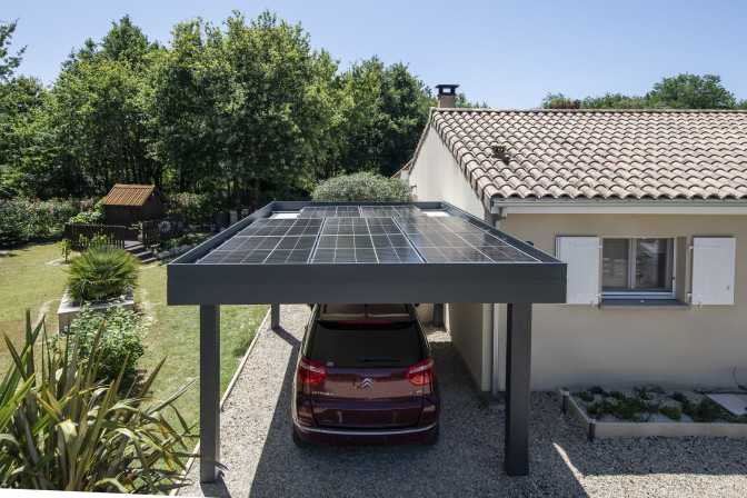 découvrez nos abris voitures solaires, une solution écologique et pratique pour protéger votre véhicule tout en exploitant l'énergie solaire. alliez durabilité et fonctionnalité avec des structures modernes qui garantissent une protection contre les intempéries tout en réduisant votre empreinte carbone.