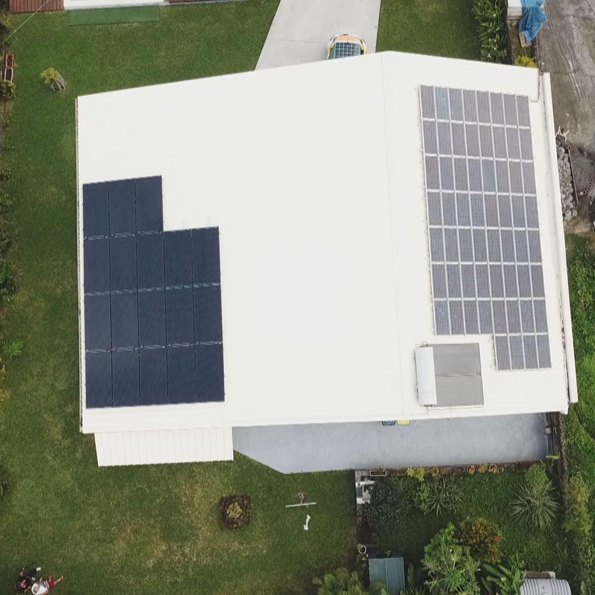 découvrez les impacts de la diminution des subventions sur l'installation de panneaux solaires en france. analyse des enjeux économiques et environnementaux liés à cette réduction et conseils pour optimiser votre projet énergétique.