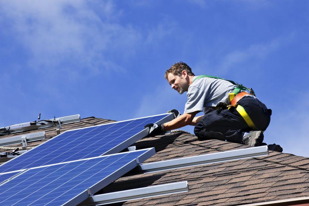 installateur-panneaux-solaires-4 artisan poseur de panneaux solaires