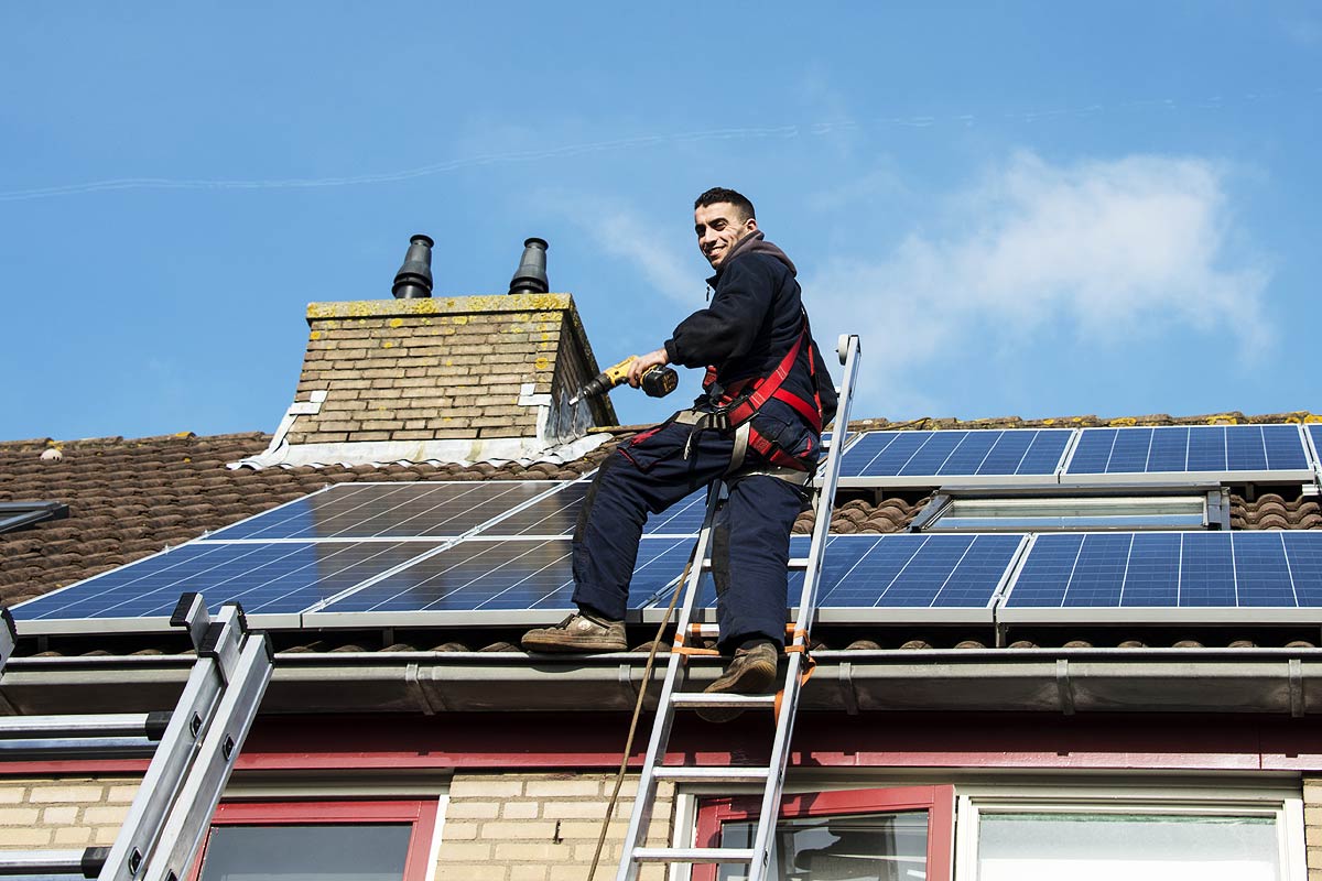 découvrez notre service de location de panneaux solaires, idéal pour réduire vos factures d'énergie et contribuer à la protection de l'environnement. profitez d'une solution flexible et économique pour bénéficier de l'énergie solaire sans investissement initial.