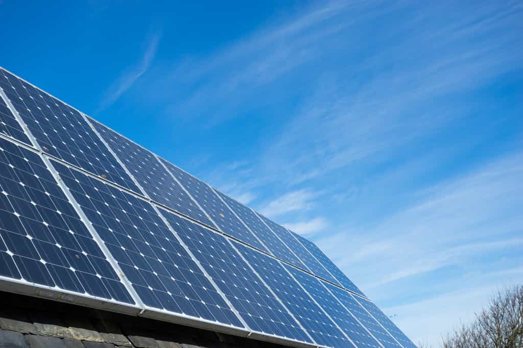 découvrez notre module photovoltaïque, une solution innovante et durable pour produire de l'énergie solaire. optimisez votre consommation d'énergie tout en réduisant votre empreinte carbone grâce à nos technologies de pointe.