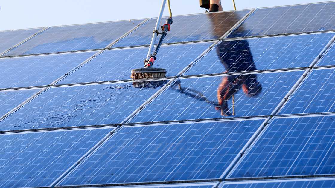 nettoyage-panneaux-solaires-26 faut-il nettoyer les panneaux solaires