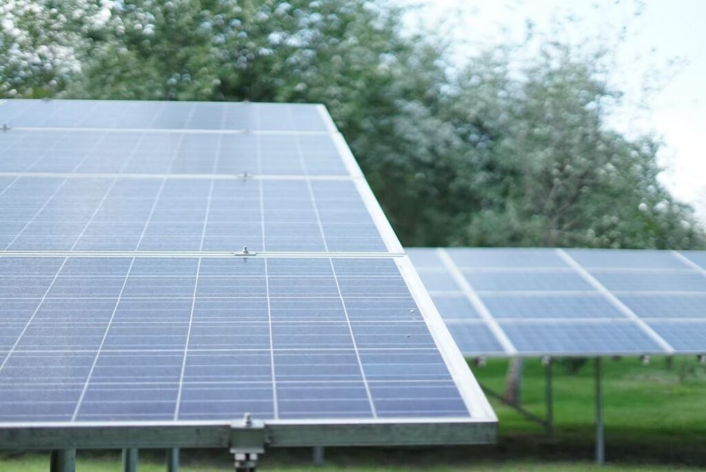 découvrez notre panneau solaire de 9 kw, une solution efficace et écologique pour réduire vos factures d'énergie. profitez d'une énergie renouvelable fiable et performante pour alimenter votre foyer ou votre entreprise. optez pour un avenir durable dès aujourd'hui.