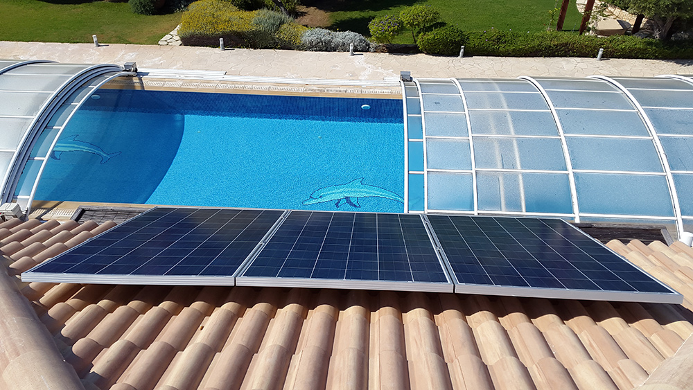 panneau-solaire-abri-piscine-2 panneau solaire pour moteur abri piscine