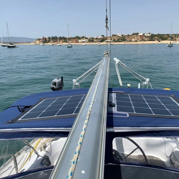 découvrez notre panneau solaire démontable, la solution idéale pour optimiser votre production d'énergie renouvelable. facile à installer et à transporter, il vous permet de profiter des bienfaits du solaire où que vous soyez. adoptez une approche écologique et flexible pour vos besoins énergétiques avec notre produit innovant.