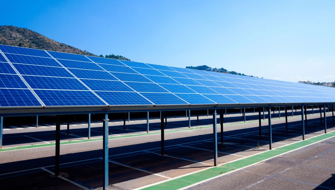 découvrez comment les panneaux solaires pour parking transforment les espaces extérieurs en sources d'énergie durable. optimisez votre surface de stationnement tout en contribuant à la protection de l'environnement. profitez d'une solution innovante et écologique pour alimenter vos installations tout en offrant une ombre bienvenue à vos véhicules.