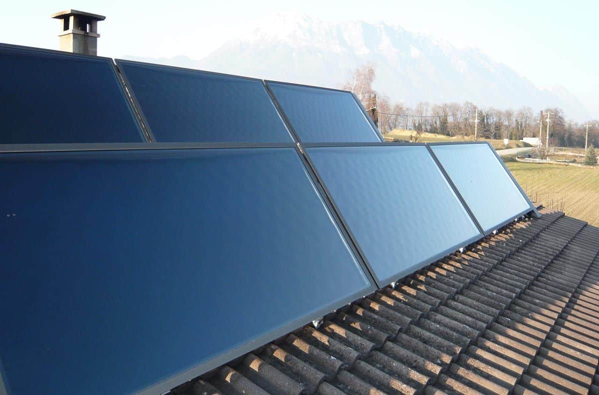 panneaux-solaires-thermiques-1 avantages et inconvénients des panneaux solaires thermiques