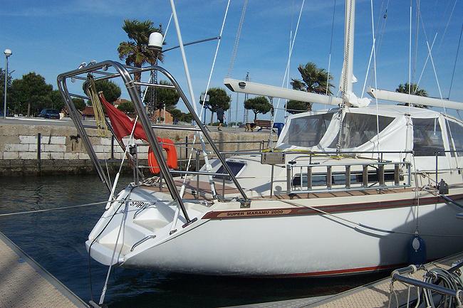 portique-solaire-voilier-1 portique panneau solaire voilier