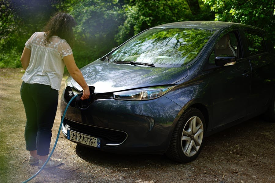 recharge-voiture-solaire-4 recharge voiture électrique panneau solaire