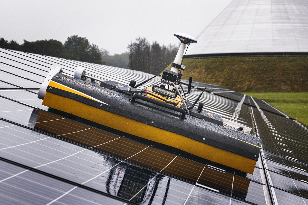robot-panneaux-solaires-1 robot nettoyeur de panneaux solaire