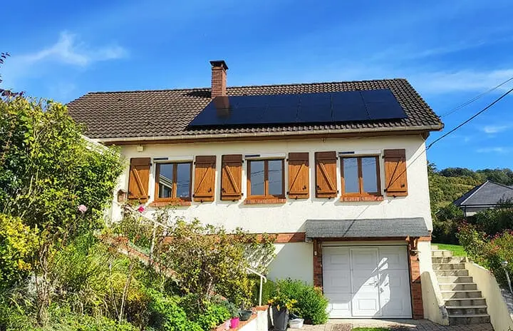 surface-panneaux-solaires-maison quelle surface de panneau solaire pour une maison