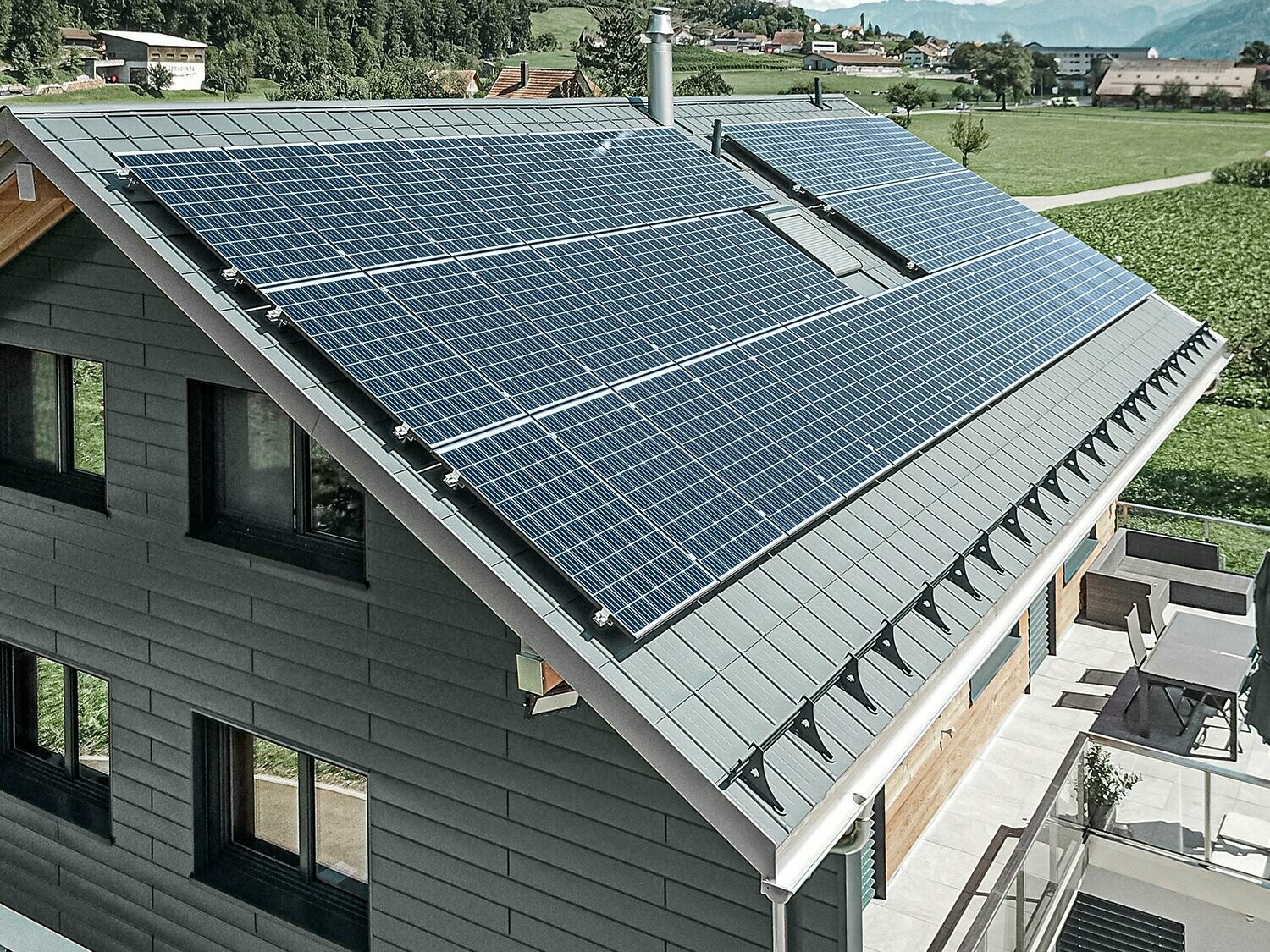 découvrez les avantages des toitures photovoltaïques pour une production d'énergie propre et renouvelable. optimisez votre consommation d'électricité tout en contribuant à la protection de l'environnement grâce à des solutions innovantes et durables.