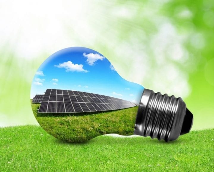 découvrez l'énergie solaire, une source d'énergie renouvelable et durable qui transforme la lumière du soleil en électricité. apprenez les avantages de cette technologie écologique, ses applications dans la vie quotidienne et son impact positif sur l'environnement.