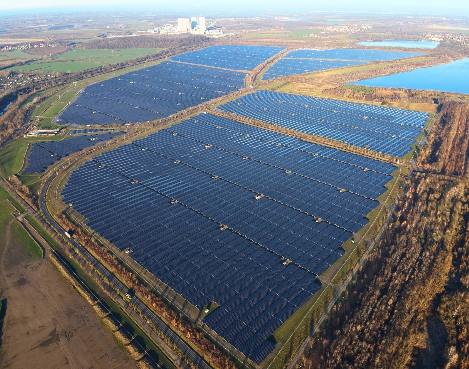 découvrez les projets innovants d'énergie solaire en europe, leurs avantages écologiques et économiques, et comment ils transforment le paysage énergétique du continent. plongez dans l'avenir durable avec notre analyse approfondie des initiatives solaires.