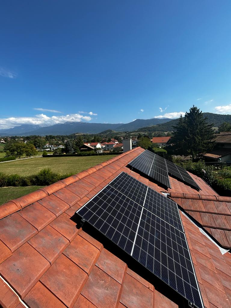 découvrez comment grenoble transforme le toit du marché des alpes avec des panneaux solaires innovants, alliant écologie et modernité pour un avenir durable.